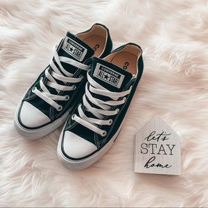 Converse Black Classic